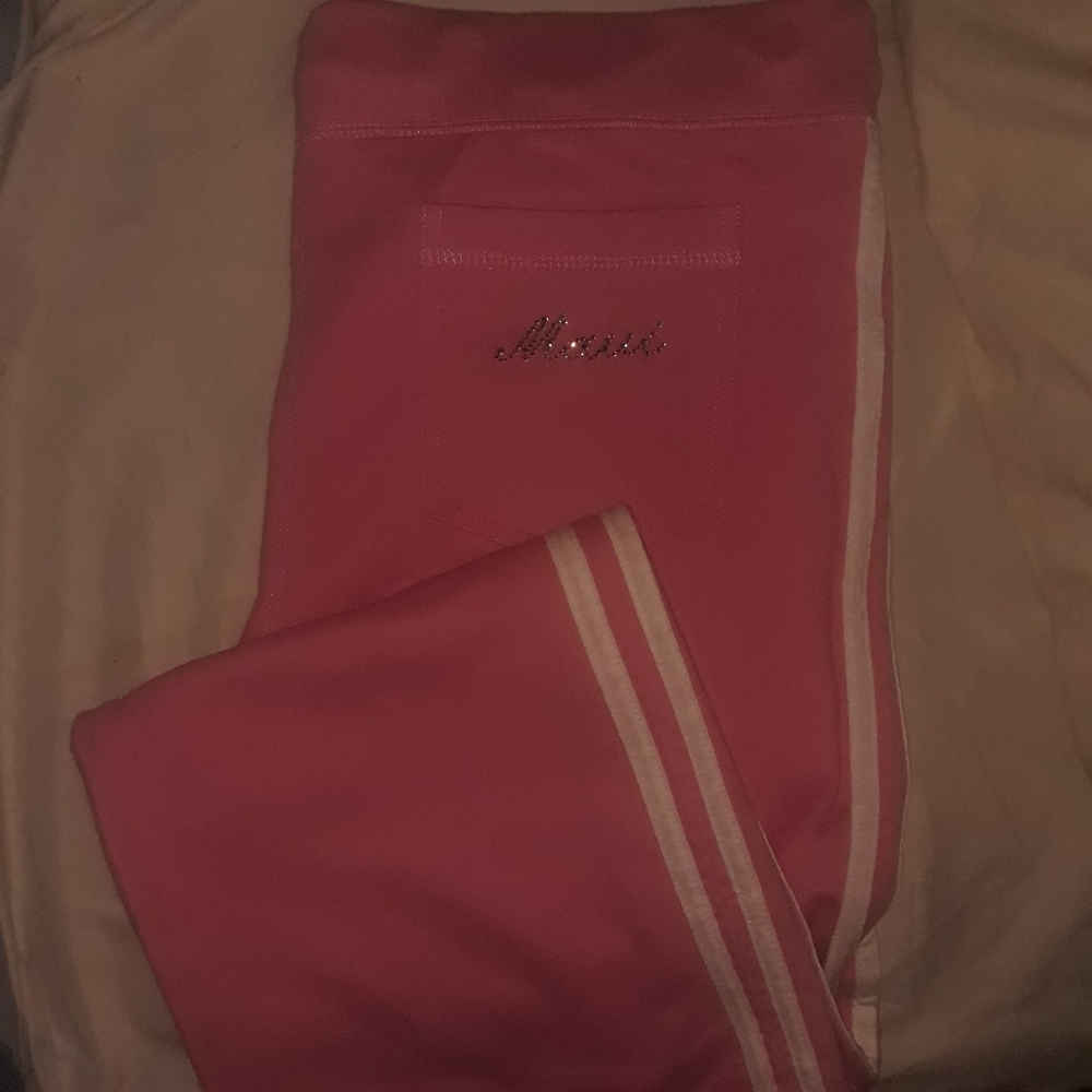 Womens clothes aprox sizes 8 to 11 . All in great condition.